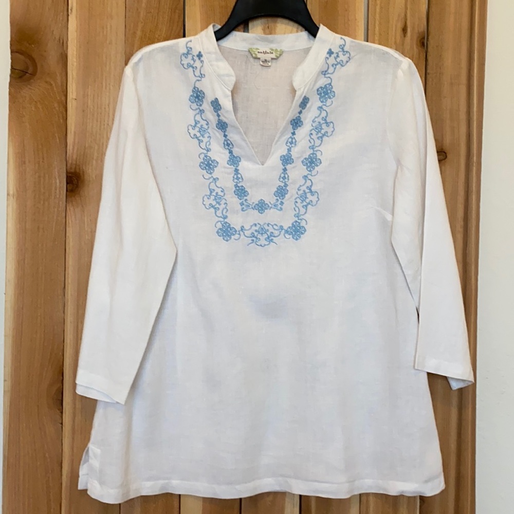 Nurture by Lamaze White Tunic with Blue Embroidery